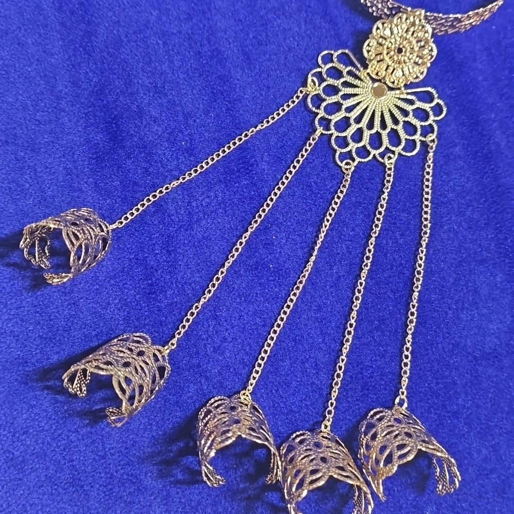 Gold Hollow Floral Finger Ring Mitten Bracelet - Picture 4 of 13